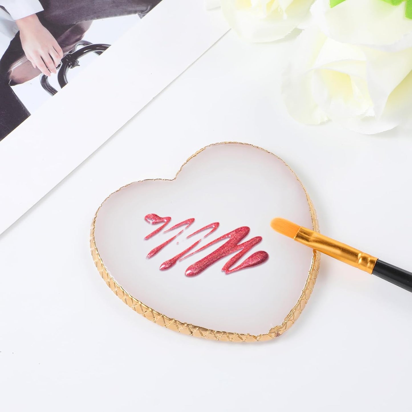 Resin Nail Art Palette, Makeup Palettes Nail Mixing Palette Polish Color Mixing Plate Golden Edge Heart Shaped Nail Art Display Holder Display Board Heart Shape Cosmetic Mixing Tools