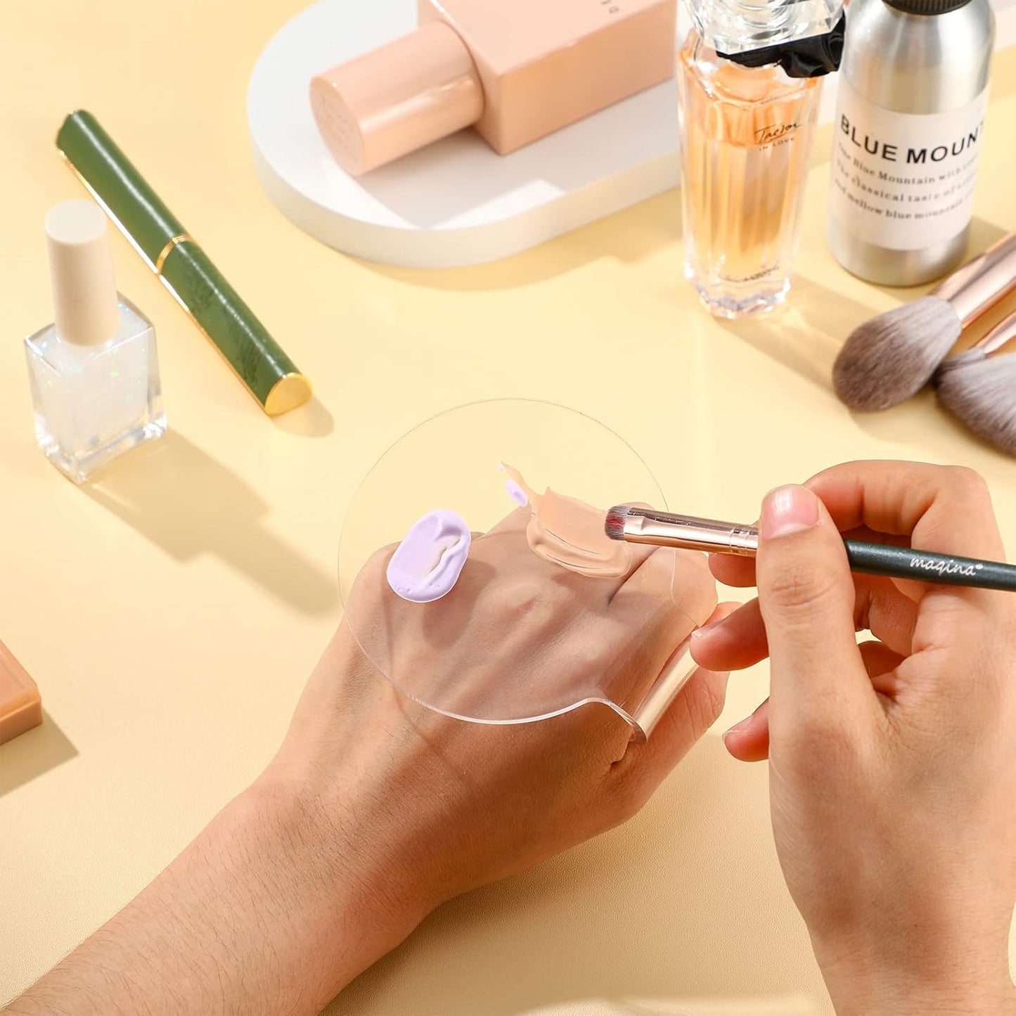 Makeup Mixing Palette 2 Pieces Handheld Makeup Mixing Tray Acrylic Foundation Mixing Tray Clear Foundation Palette Eyeshadow Makeup Hand Palette Cosmetic Foundation Dish for Makeup Blending