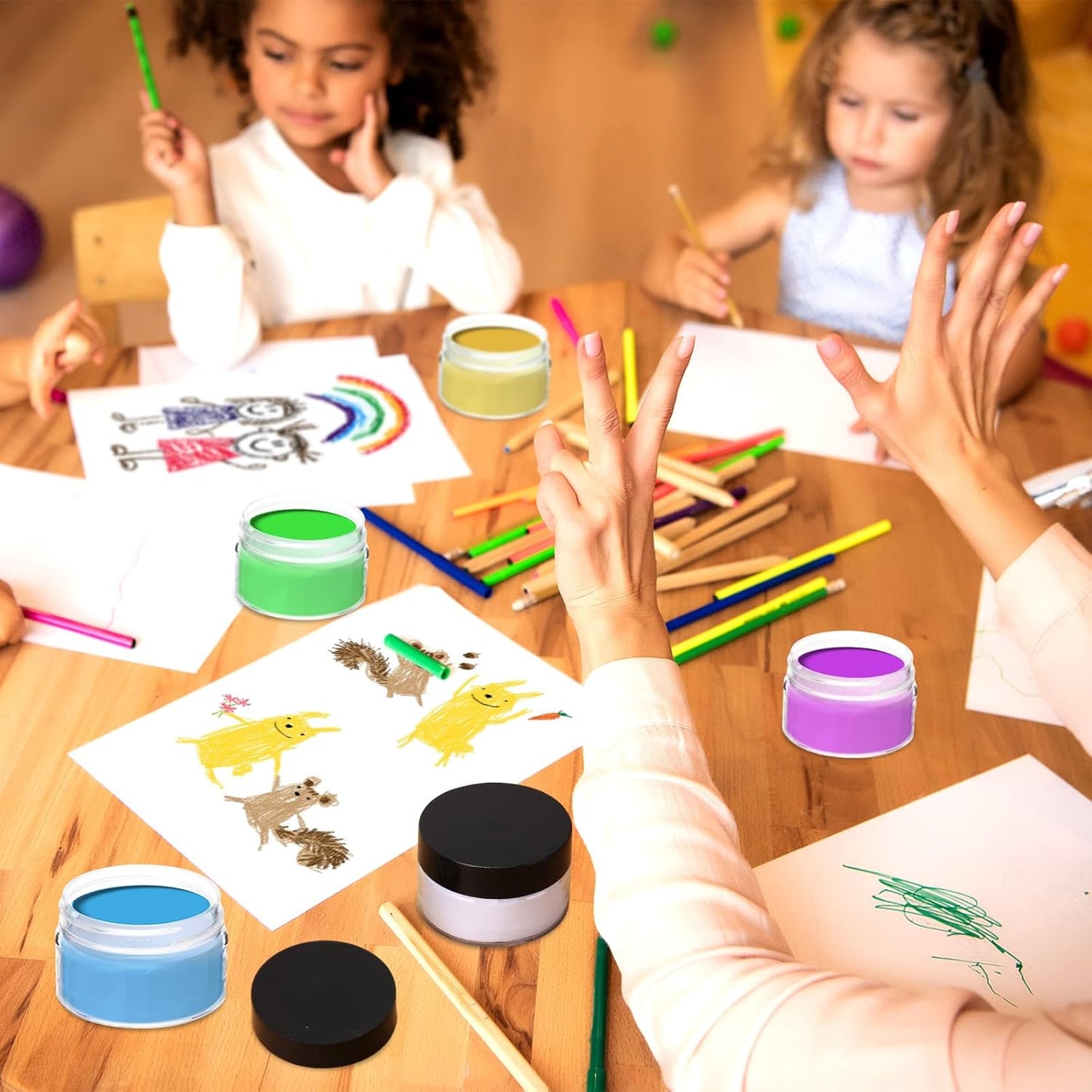 SATINIOR 100 Pcs Plastic Jars with Lids Small Containers Lids Wide Mouth Small Plastic Containers for Lotion Cream Rhinestones Body Butters Travel Storage(4 oz,Black)