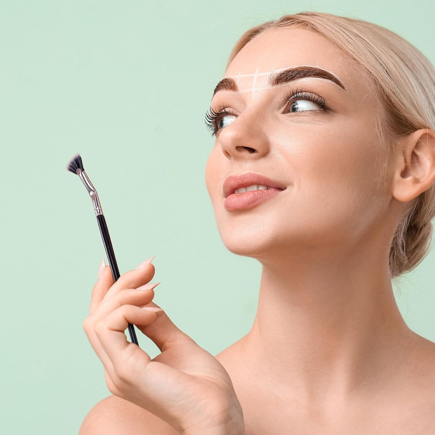 1 Pcs Folding Angle Scalloped Lash Brush, Eyelash Comb Separator, Multifunctional Mascara Fan Brush, Soft Bristles Makeup Tool for Upper Lower Eye Lash (Black)