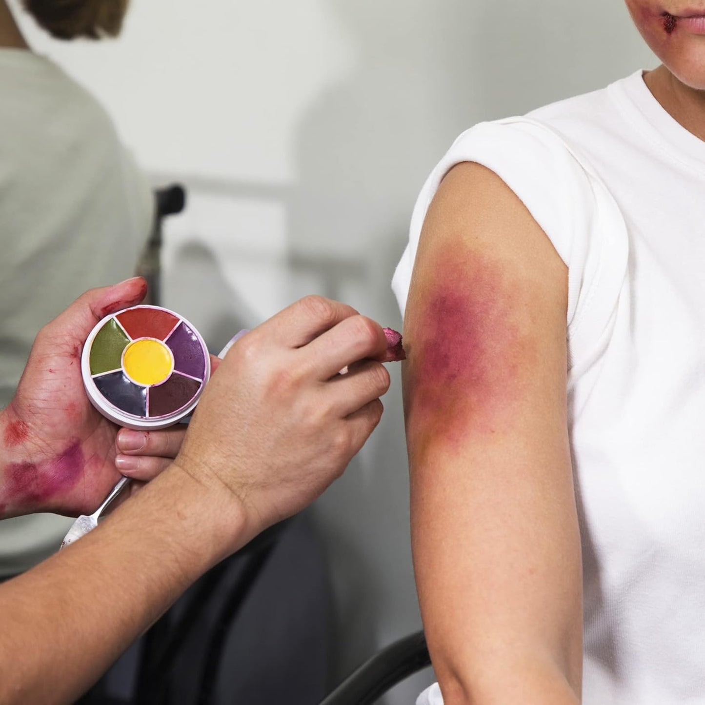 6-Color Bruise Wheel, Professional SFX Cream Makeup Palette with Foam Sponges for the Stage, Film, Costumes, Cosplay