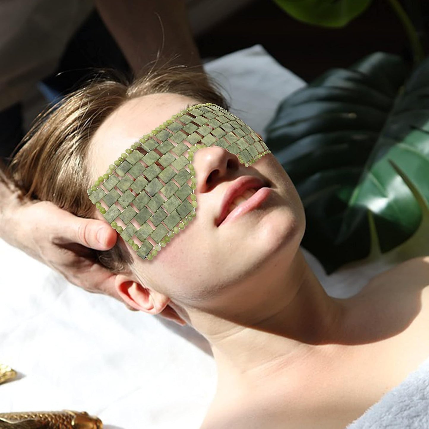 Jade Eye Mask Reusable Natural Green Facial Stone Mask for Eliminate Wrinkles Puffiness